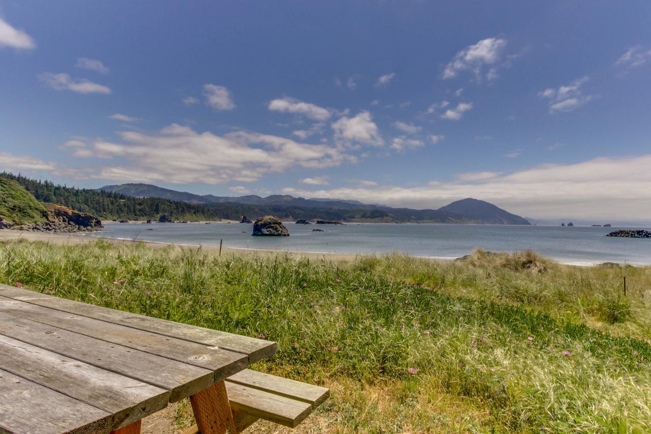 Whimsy By The Sea Vila Port Orford Exterior foto